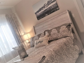 Peak Valley Manor, a Premier Bed & Breakfast