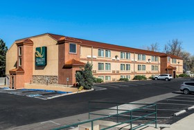 Quality Suites Downtown