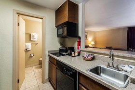 Quality Suites Downtown
