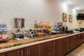 Quality Suites Downtown