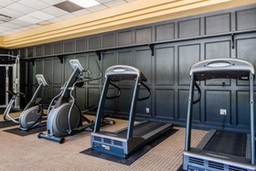 Quality Suites Downtown