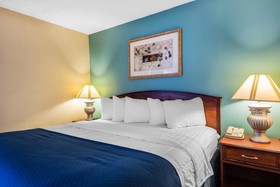 Quality Suites Downtown