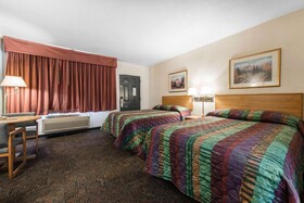 Rodeway Inn & Suites