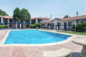 Rodeway Inn & Suites
