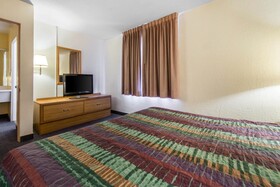 Rodeway Inn & Suites