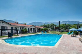 Rodeway Inn & Suites