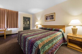 Rodeway Inn & Suites