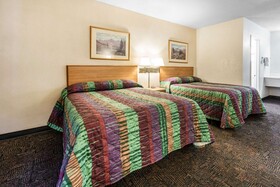 Rodeway Inn & Suites