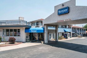 Rodeway Inn & Suites