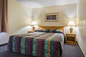 Rodeway Inn & Suites