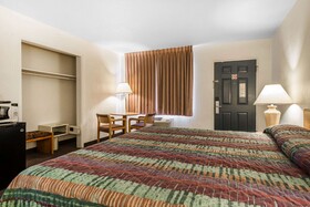 Rodeway Inn & Suites