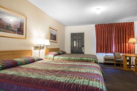 Rodeway Inn & Suites