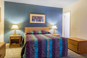 Rodeway Inn & Suites
