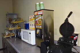 Super 8 by Wyndham Colorado Springs Airport