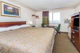 Super 8 by Wyndham Colorado Springs/Chestnut Street