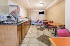 Super 8 by Wyndham Colorado Springs/Chestnut Street