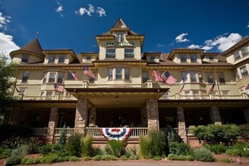 The Cliff House at Pikes Peak