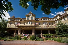 The Cliff House at Pikes Peak