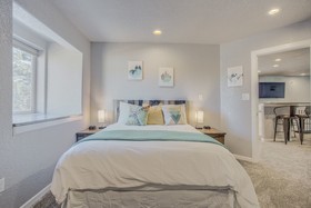 Verdant Oasisluxury, Traveler's Home W/hottub!