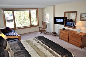 Summit 2 Br condo by RedAwning