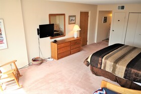 Summit 2 Br condo by RedAwning
