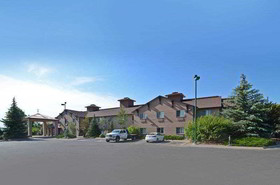 Best Western Plus Deer Park Hotel and Suites