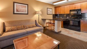 Best Western Plus Deer Park Hotel and Suites