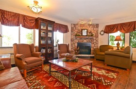 Best Western Plus Deer Park Hotel and Suites