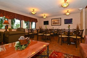 Best Western Plus Deer Park Hotel and Suites