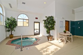 Best Western Plus Deer Park Hotel and Suites