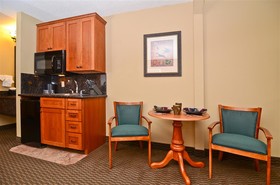 Best Western Plus Deer Park Hotel and Suites