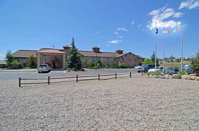 Best Western Plus Deer Park Hotel and Suites