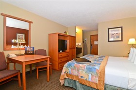 Best Western Plus Deer Park Hotel and Suites