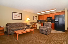 Best Western Plus Deer Park Hotel and Suites