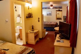 Elk Run Inn