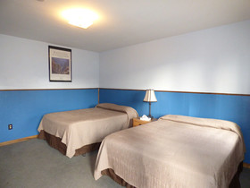 The Hitching Post Hotel And Farm Store