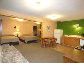 The Hitching Post Hotel And Farm Store