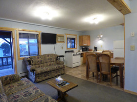 The Hitching Post Hotel And Farm Store