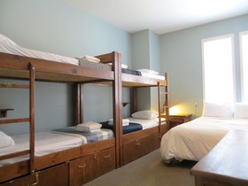 Crested Butte  Int'l Lodge & Hostel