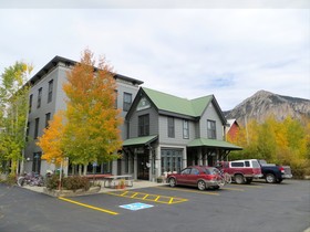 Crested Butte  Int'l Lodge & Hostel