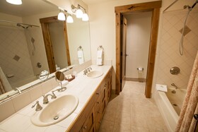 WestWall Lodge