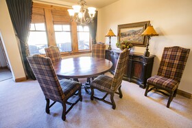 WestWall Lodge