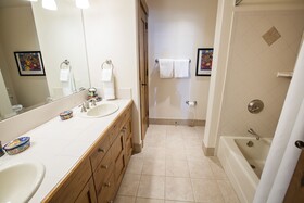 WestWall Lodge