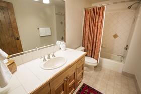 WestWall Lodge