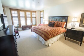 WestWall Lodge