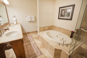 WestWall Lodge