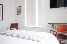 11th Avenue Hotel and Hostel