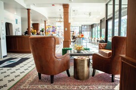 11th Avenue Hotel and Hostel