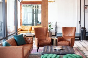 11th Avenue Hotel and Hostel