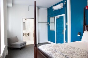 11th Avenue Hotel and Hostel